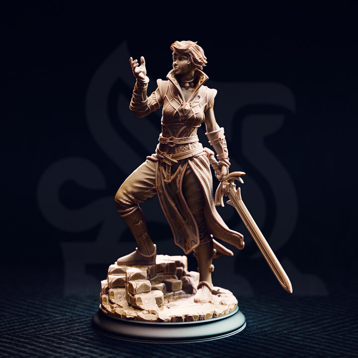 Half Elf Hexblade - Karisia of Timerly