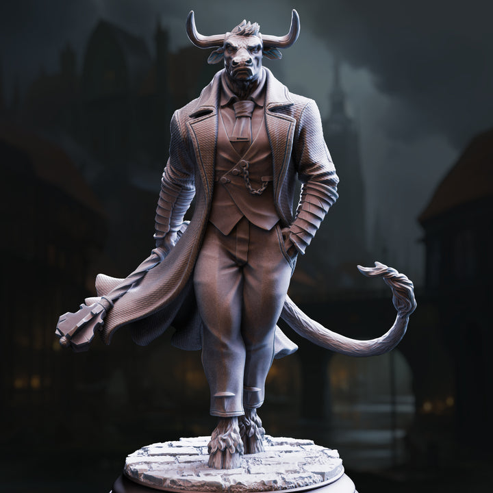 Minotaur Gang Boss - Marchese di Houf unpainted resin character miniature by DM Stash, 28-32mm DnD tabletop model.